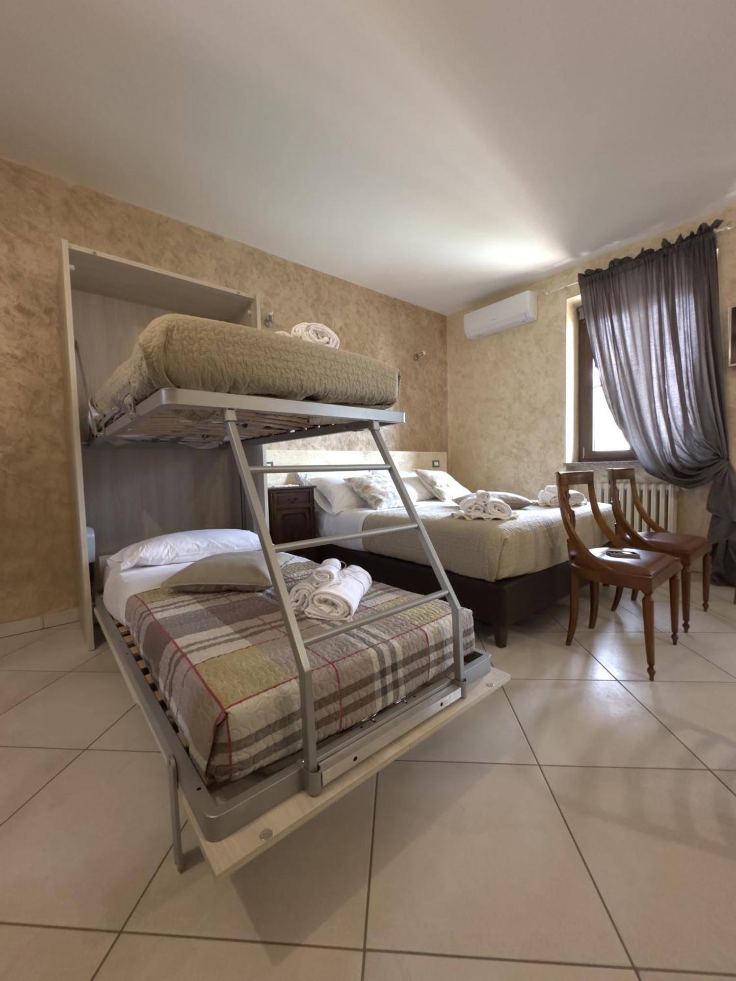 Rocche Di Montexelo - Green Key Apartments & Spa Monticello d'Alba Pokoj fotografie